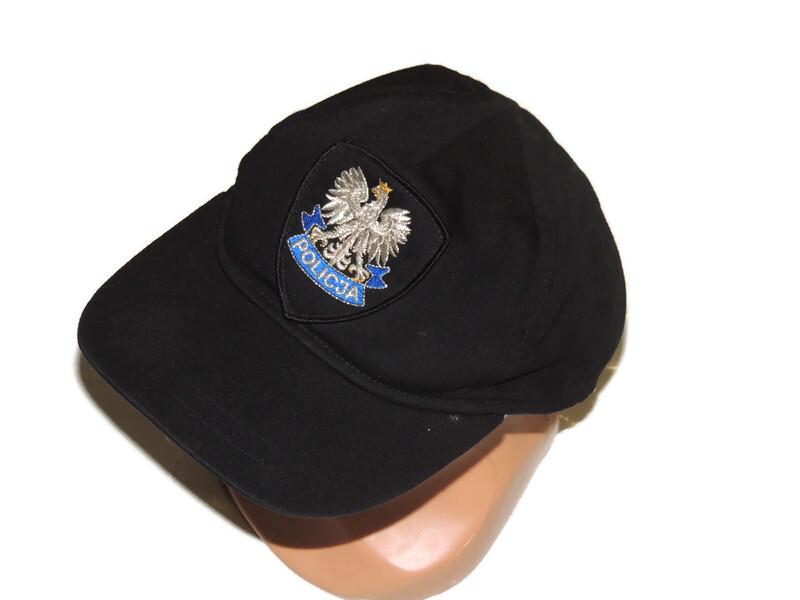 Polish police patrol cap, older design with original badge