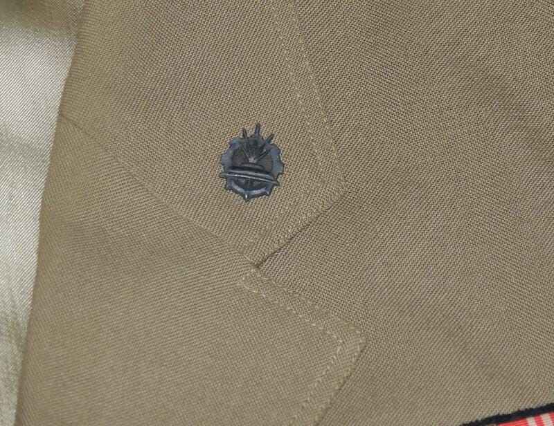 Garnisonsbluse eines Oberstleutnants mit Originalmuster aus der Zeit des Kalten Krieges aus den 1960er Jahren.