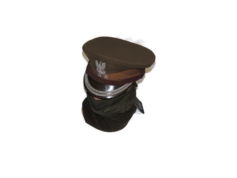 Garnisonsmütze eines Offiziers der polnischen Armee aus der kommunistischen Ära der 1970er Jahre