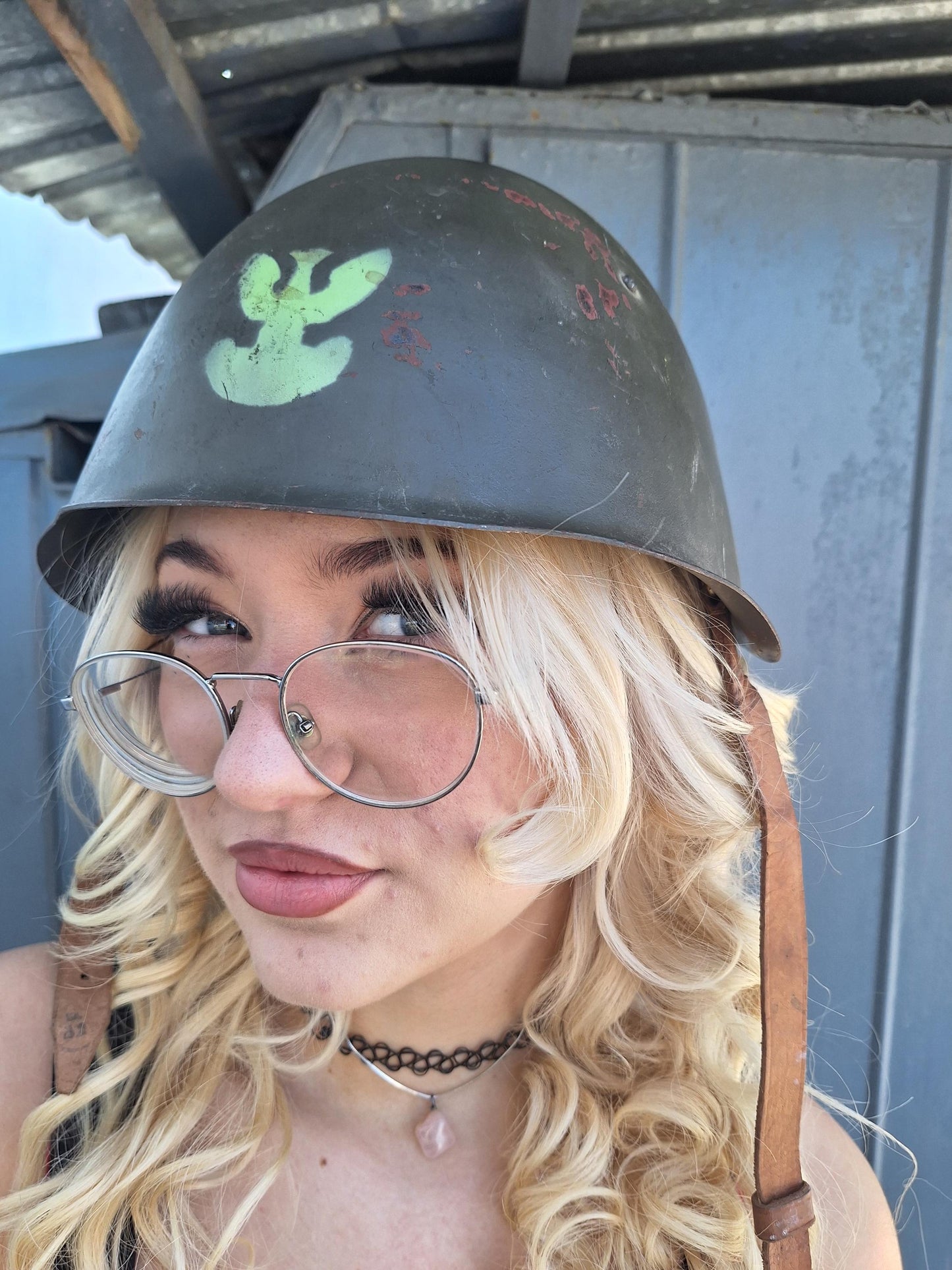 Originaler Stahlhelm der polnischen Armee aus dem Kalten Krieg