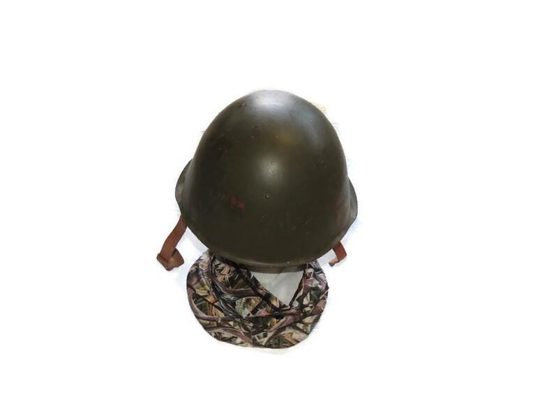 Originaler Stahlhelm der polnischen Armee aus dem Kalten Krieg