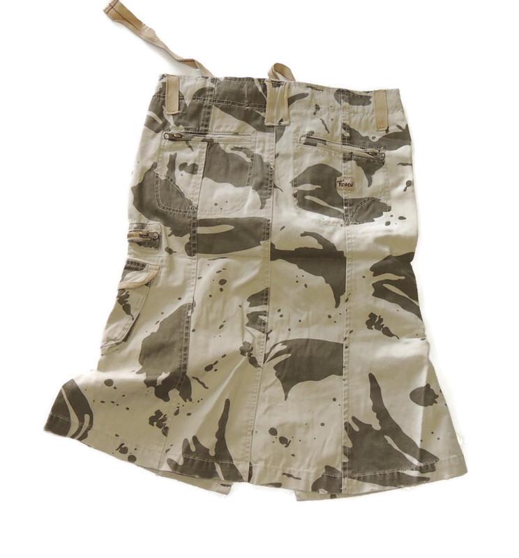 Langer Baumwollrock, Camouflage-Muster mit Flaschenöffner