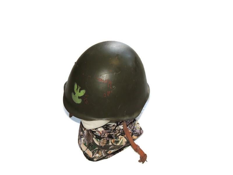 Originaler Stahlhelm der polnischen Armee aus dem Kalten Krieg