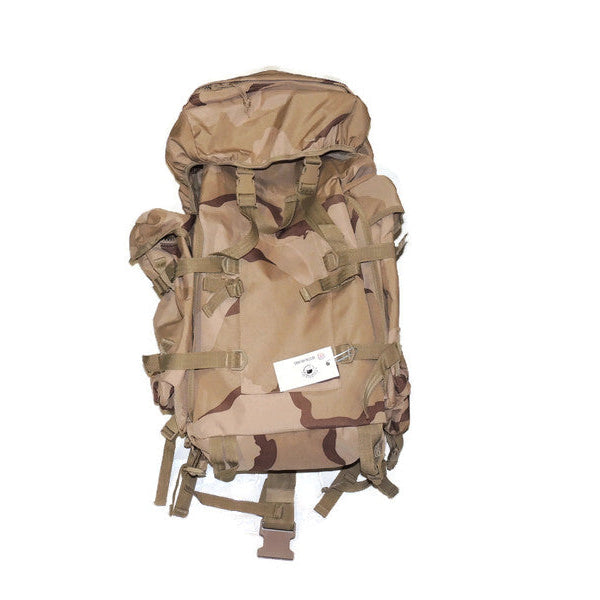DCU 40-liter backpack with side pockets and cover