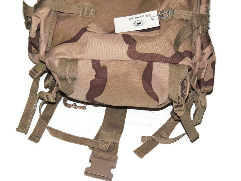 DCU 40-liter backpack with side pockets and cover