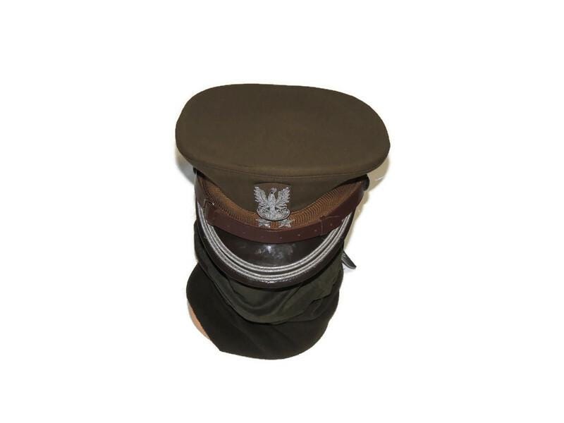 Garnisonsmütze eines Offiziers der polnischen Armee aus der kommunistischen Ära der 1970er Jahre