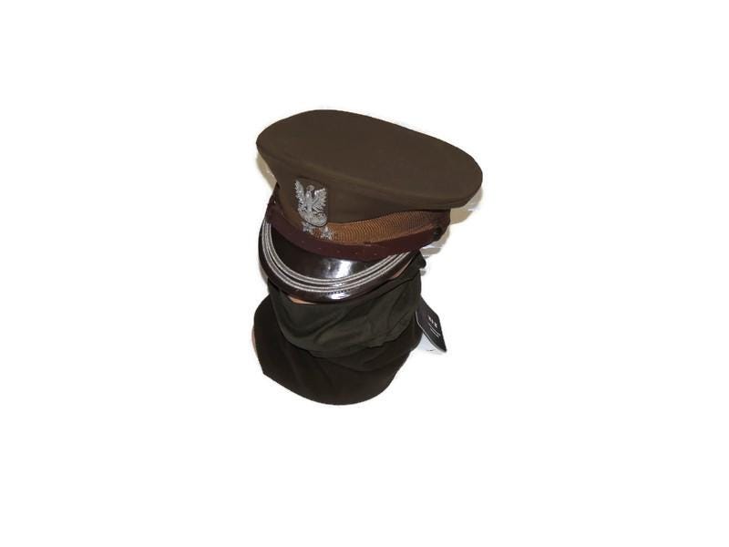 Garnisonsmütze eines Offiziers der polnischen Armee aus der kommunistischen Ära der 1970er Jahre
