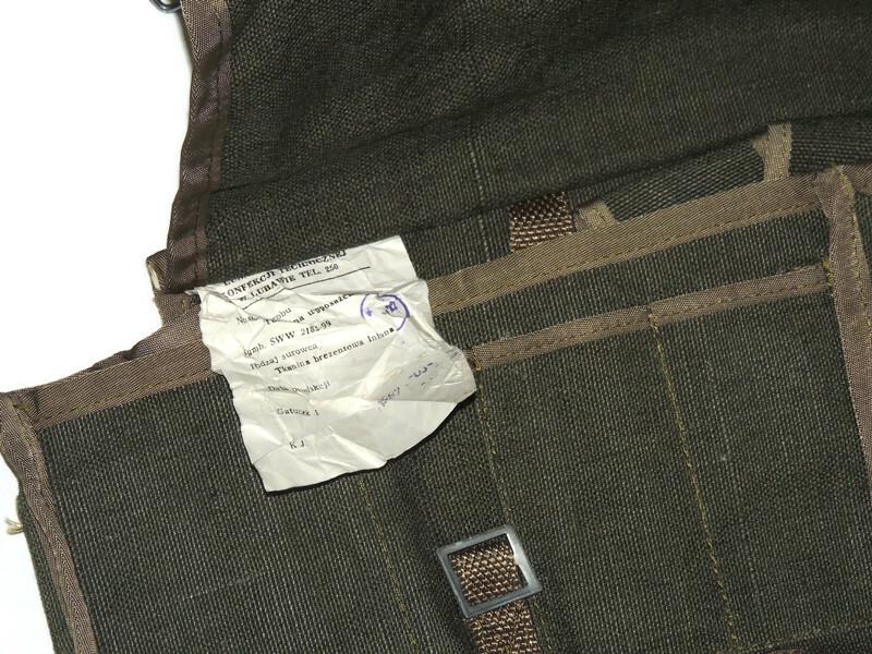 Polnisches Set aus Y-Hosenträgern und Militärbrotbeutel aus den 1980er Jahren. Kommunistische Ära.