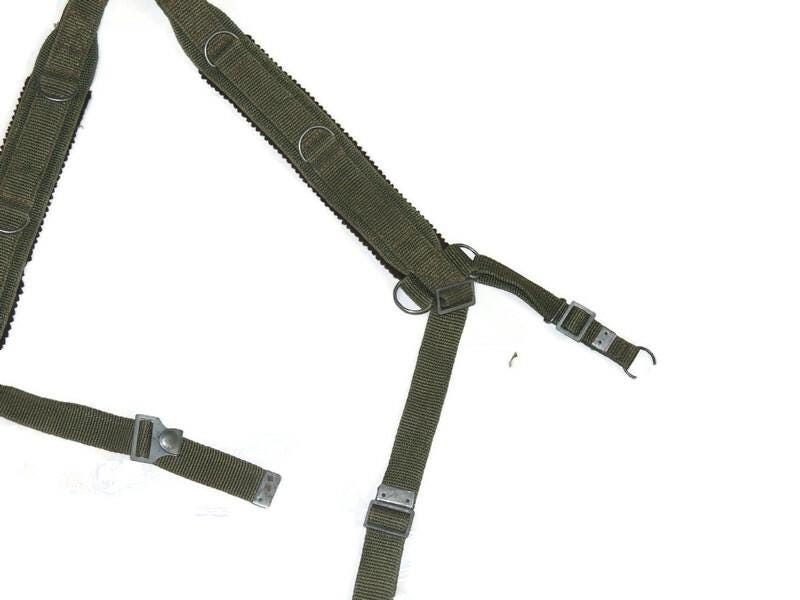 Polnisches Set aus Y-Hosenträgern und Militärbrotbeutel aus den 1980er Jahren. Kommunistische Ära.