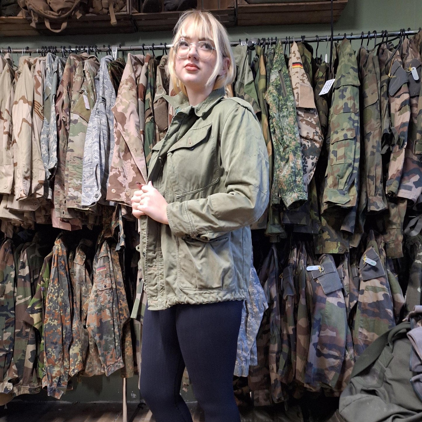 British military combat blouse in olive green/khaki, issued in the 1960s.