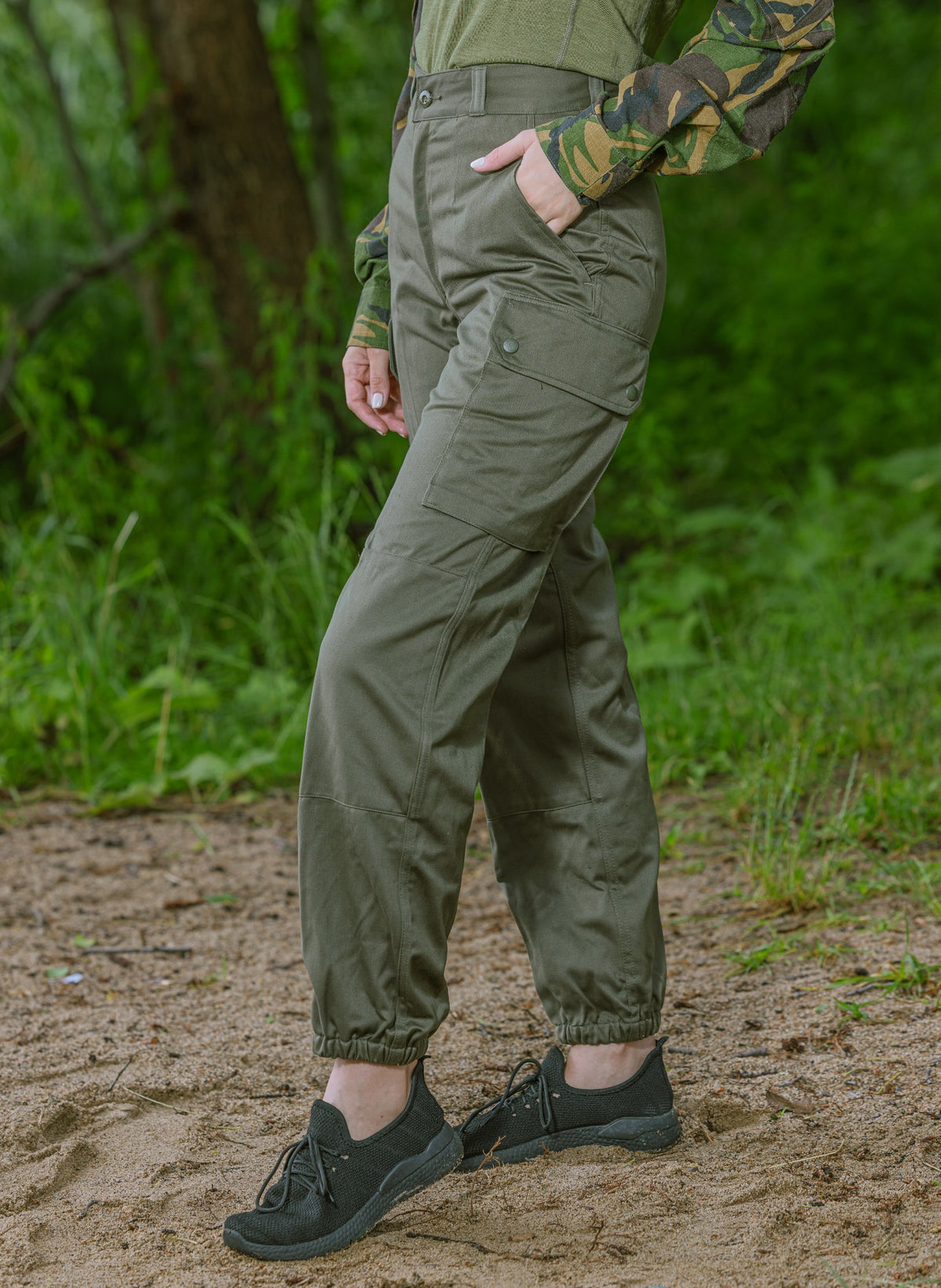 Spodnie Oryginalne francuskie F1 Olive nowe 68M