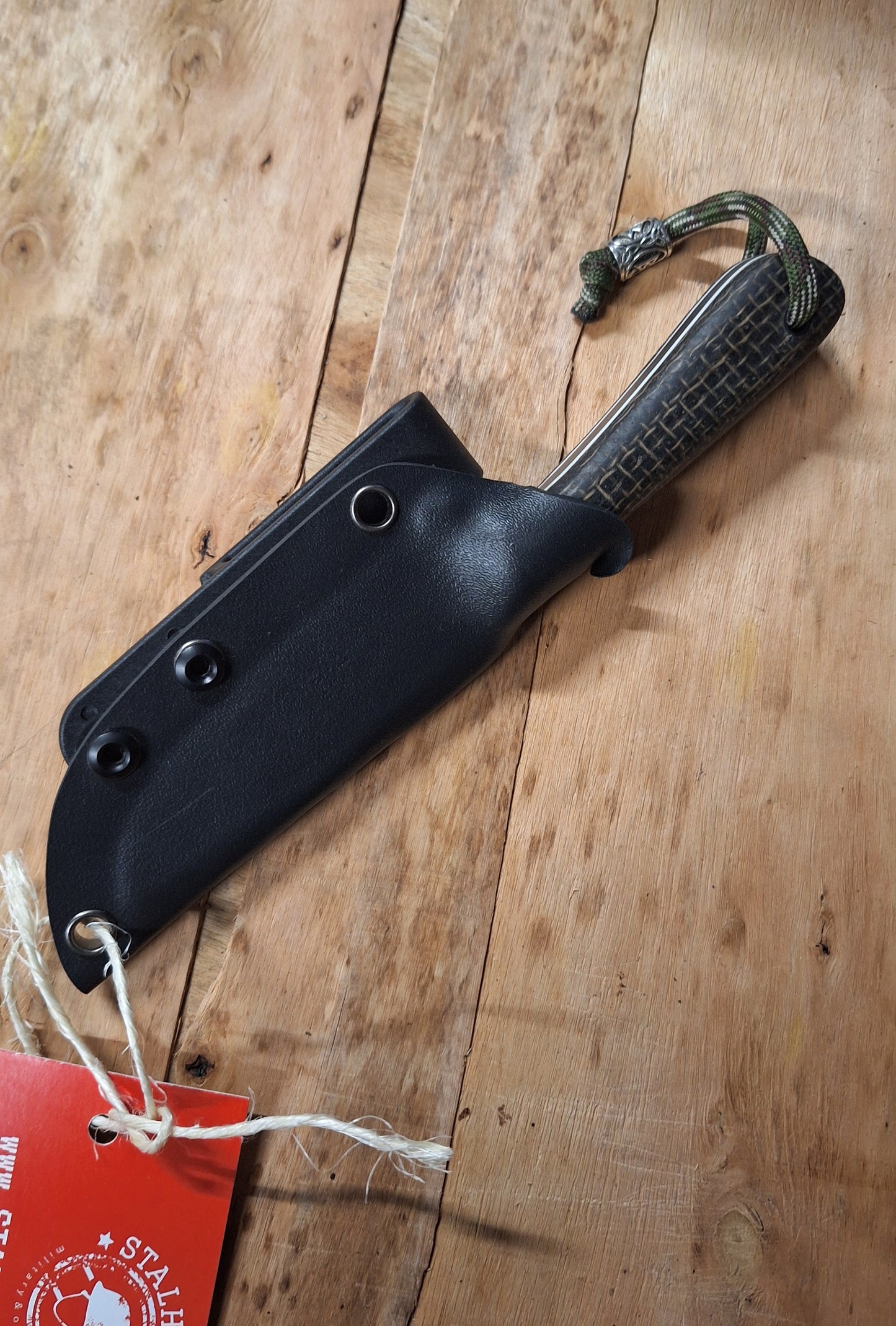 Mały nóż taktyczny na strzelnicę pochwa kydex fulltang