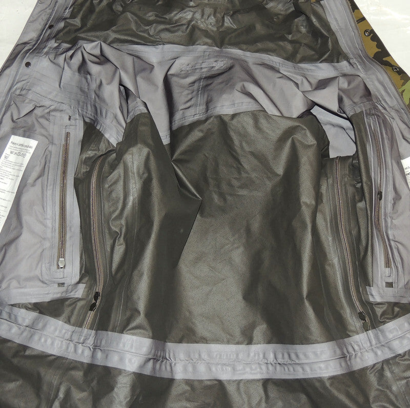 Czech military rain jacket Carinthia 182/100 ECWCS Vz95