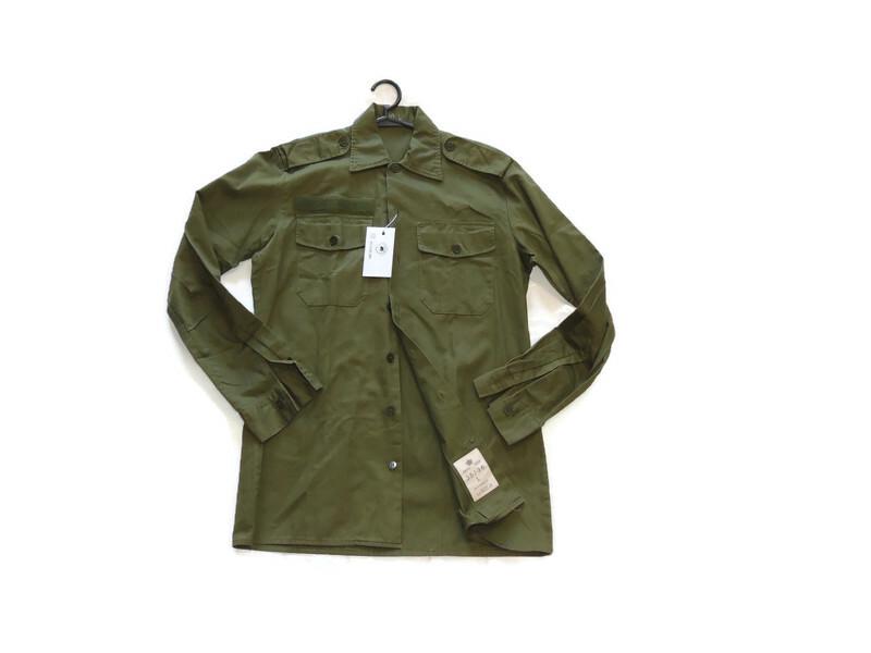 Dänisches Kasernenhemd OD Green Buttondown 36L translated by Google