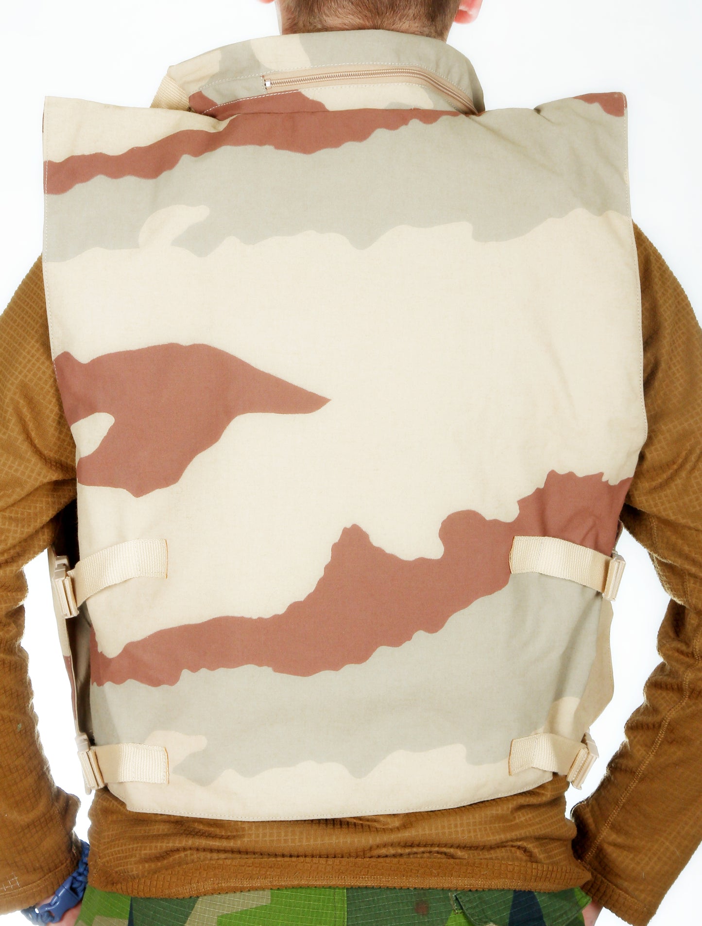 Oryginalny kamizelka CCE Pustynna na wkłady balistyczne 106-116