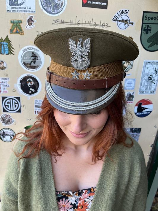 Garnisonsmütze eines Offiziers der polnischen Armee aus der kommunistischen Ära der 1970er Jahre